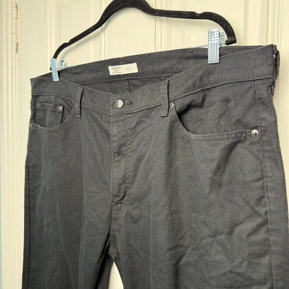 Levis Jeans Mens 42x32 Black Denim Straight Leg Relaxed Signature Gold - Picture 2 of 9